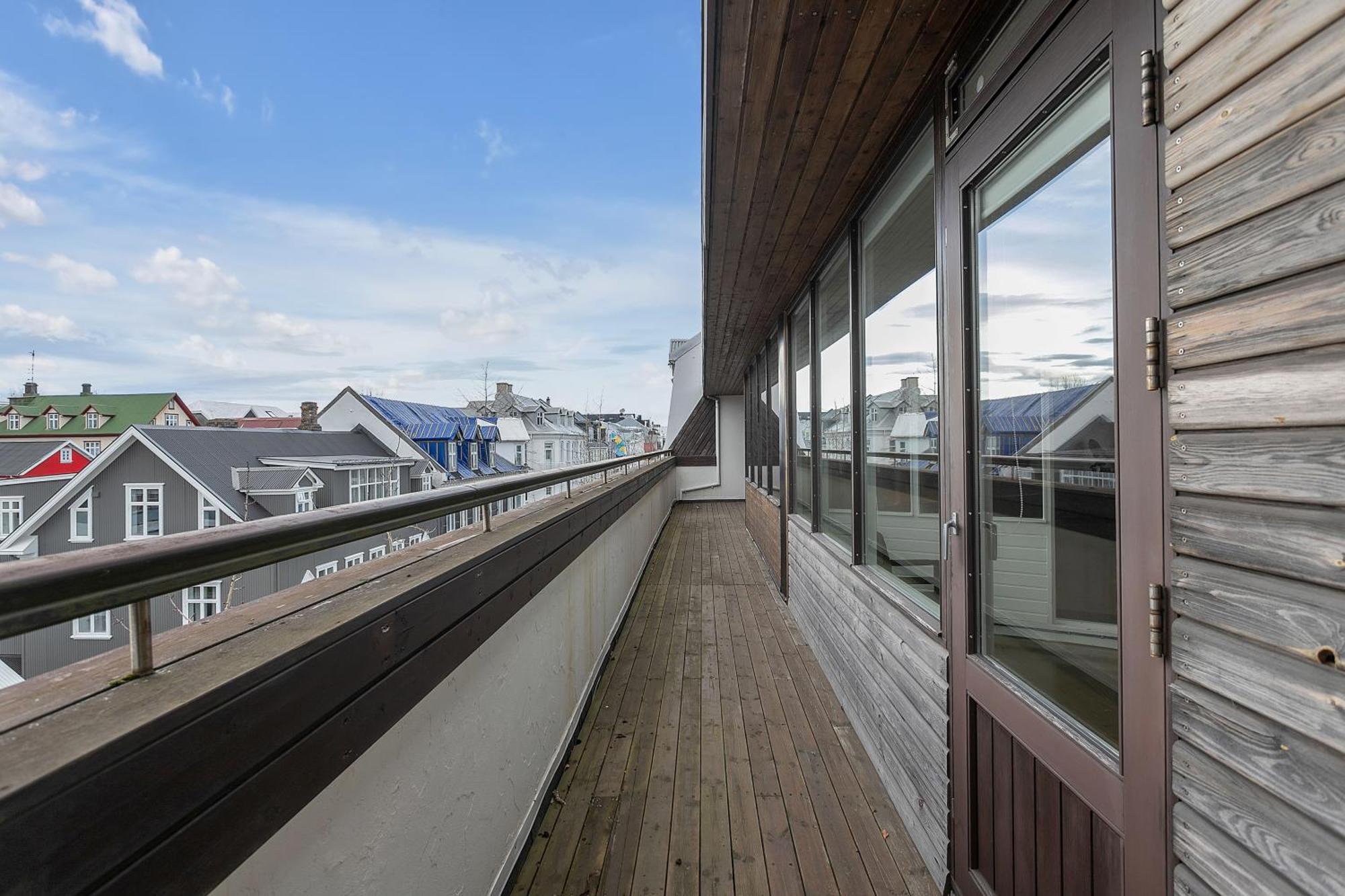 Penthouse Apt On The Shopping Street-Free Parking Reykjavík Dış mekan fotoğraf